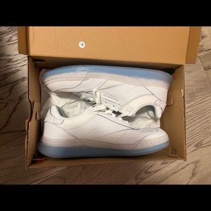 Brand New White Reebok Sneakers Size 11